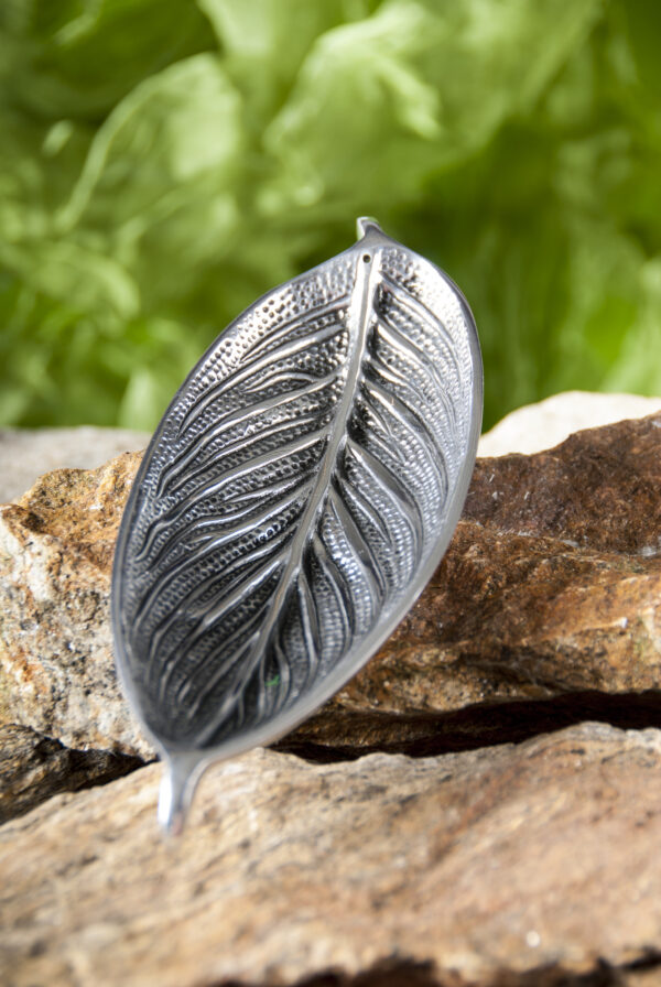 Portaincenso Foglia Lunga in Metallo Bianco (25x9CM) - immagine 3