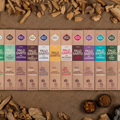 Main_Palo_Santo